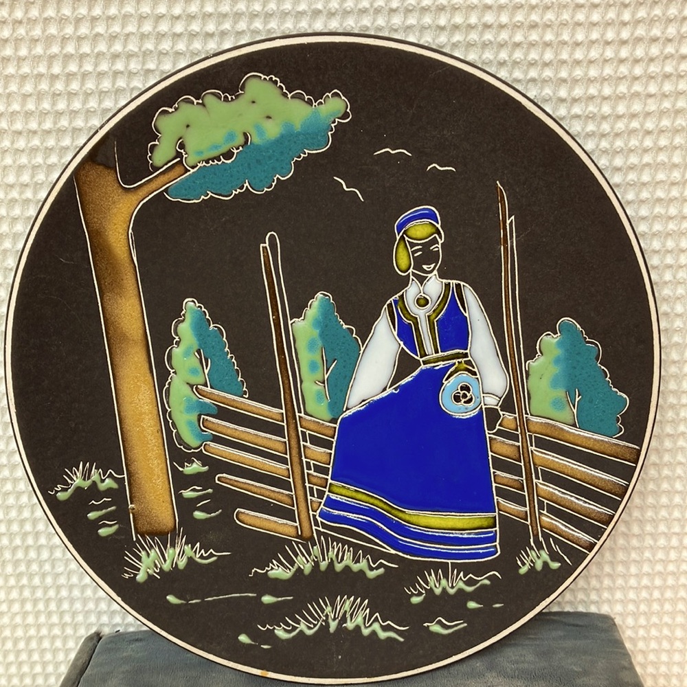 MCM Trina Plate